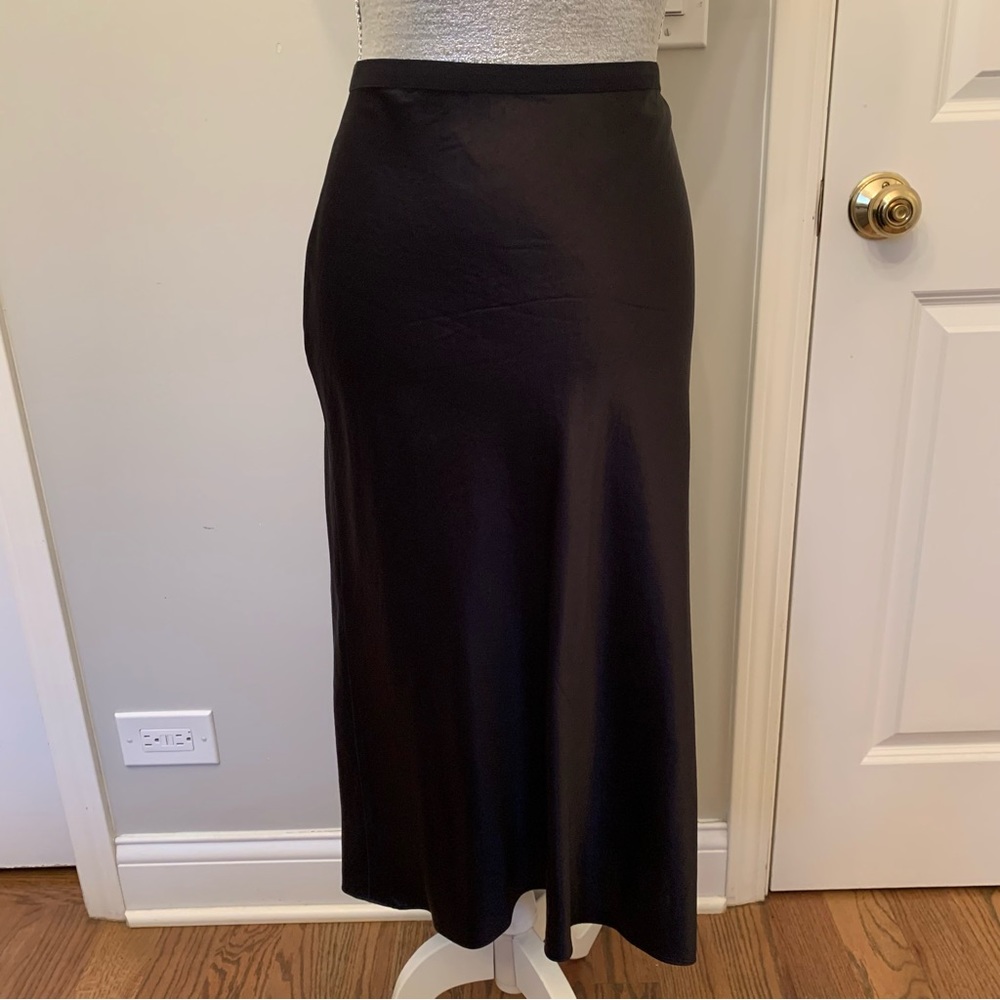 Vince mid length skirt. Size M